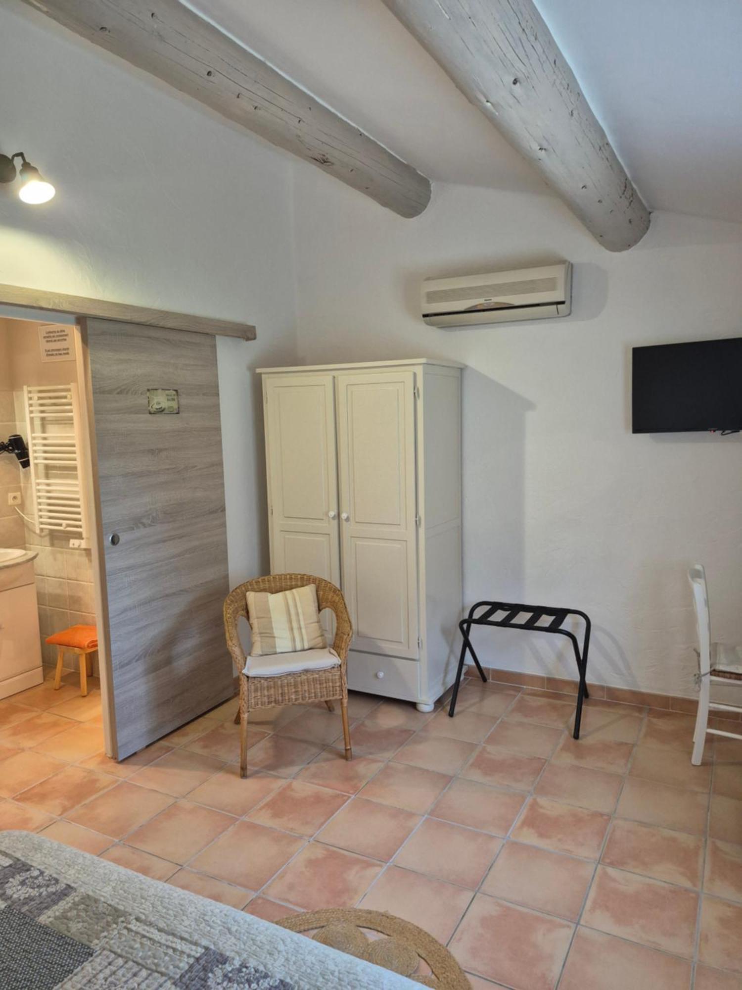 Mas Clement - Chambre Et Table D'Hotes LʼIsle-sur-la-Sorgue Zewnętrze zdjęcie