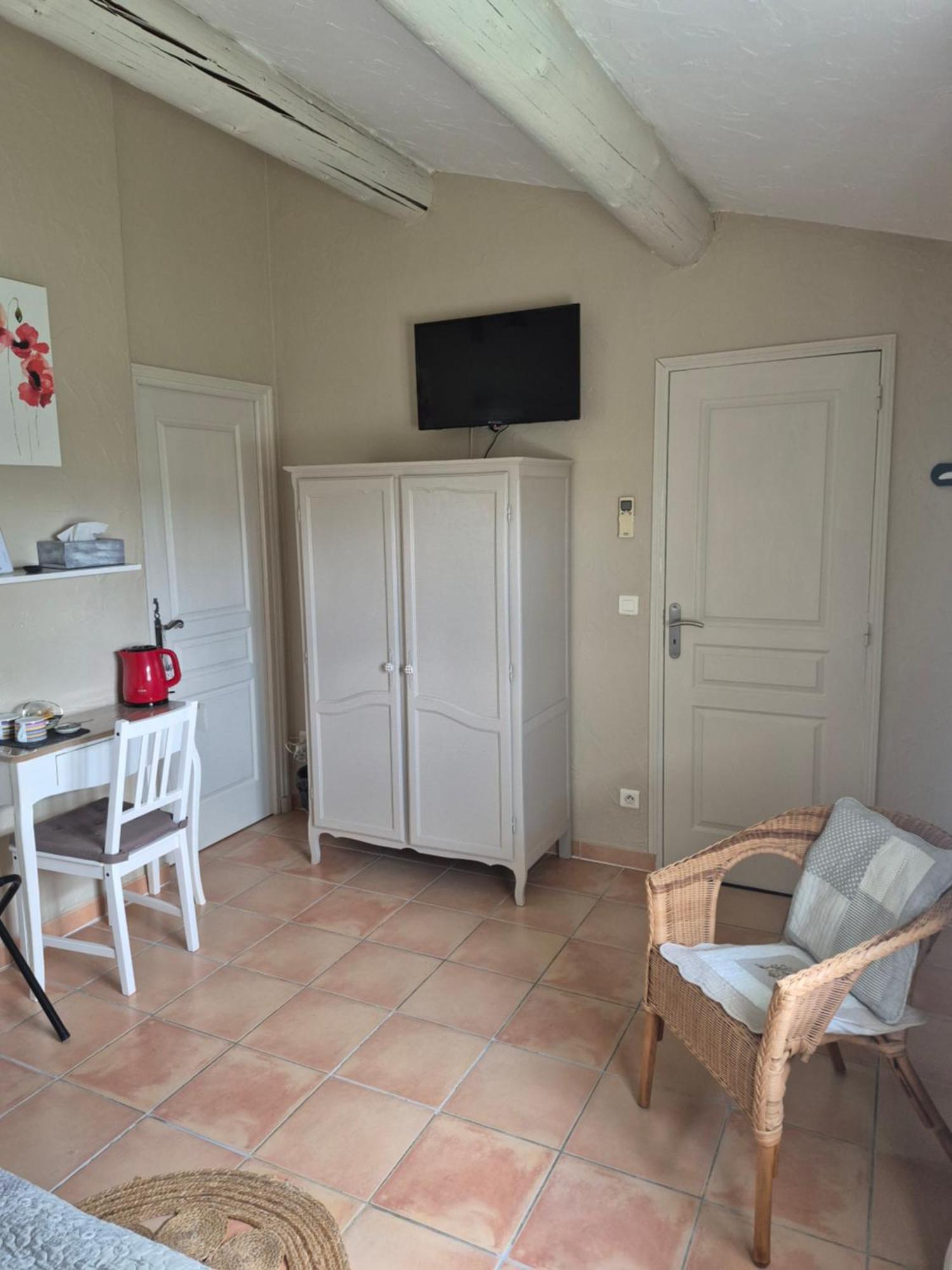 Mas Clement - Chambre Et Table D'Hotes LʼIsle-sur-la-Sorgue Zewnętrze zdjęcie