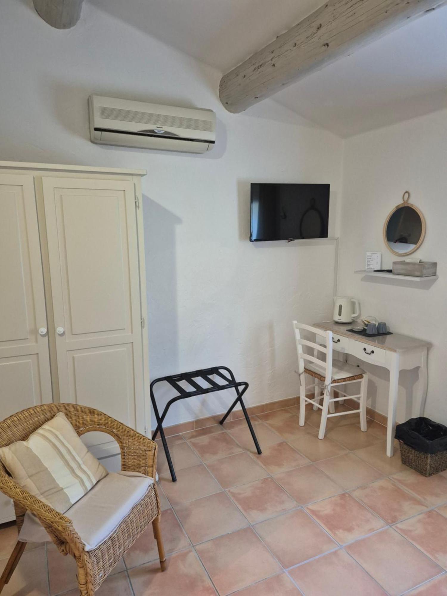Mas Clement - Chambre Et Table D'Hotes LʼIsle-sur-la-Sorgue Zewnętrze zdjęcie