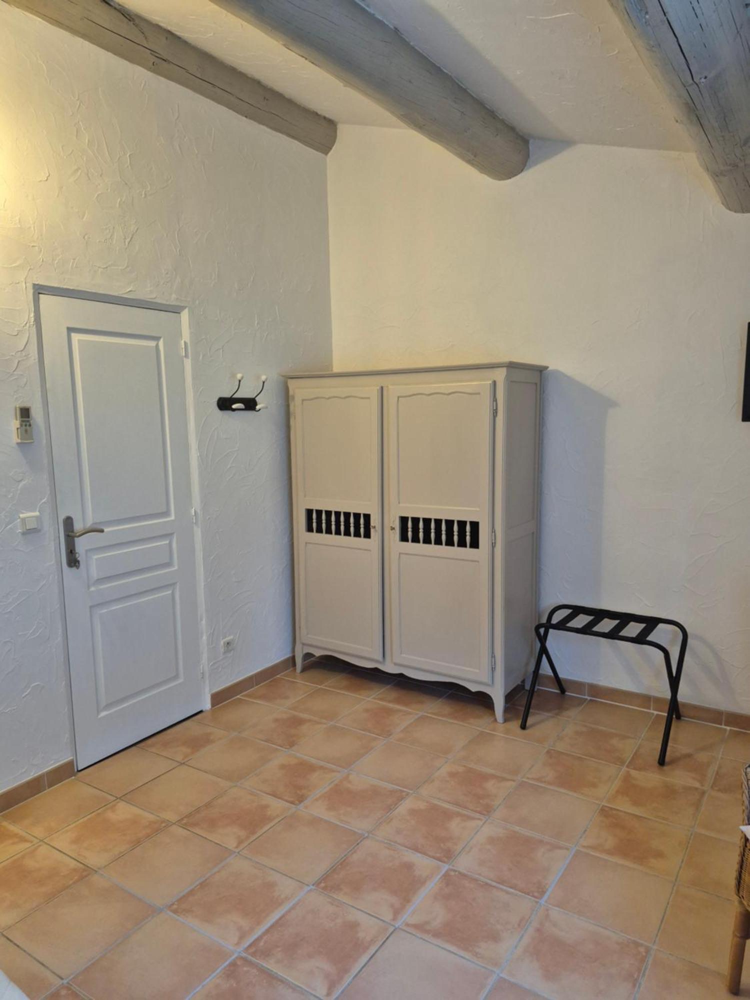 Mas Clement - Chambre Et Table D'Hotes LʼIsle-sur-la-Sorgue Zewnętrze zdjęcie